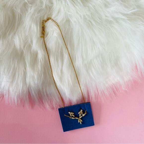 NWT Avon Women’s Vintage Rhinestone Cluster Necklace and Earring Giftset - Picture 2 of 5